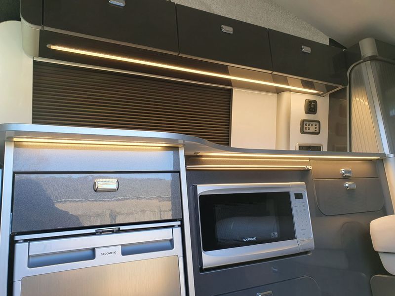 VOLKSWAGEN CAMPERVAN