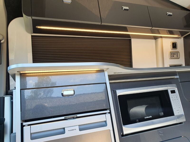 VOLKSWAGEN CAMPERVAN