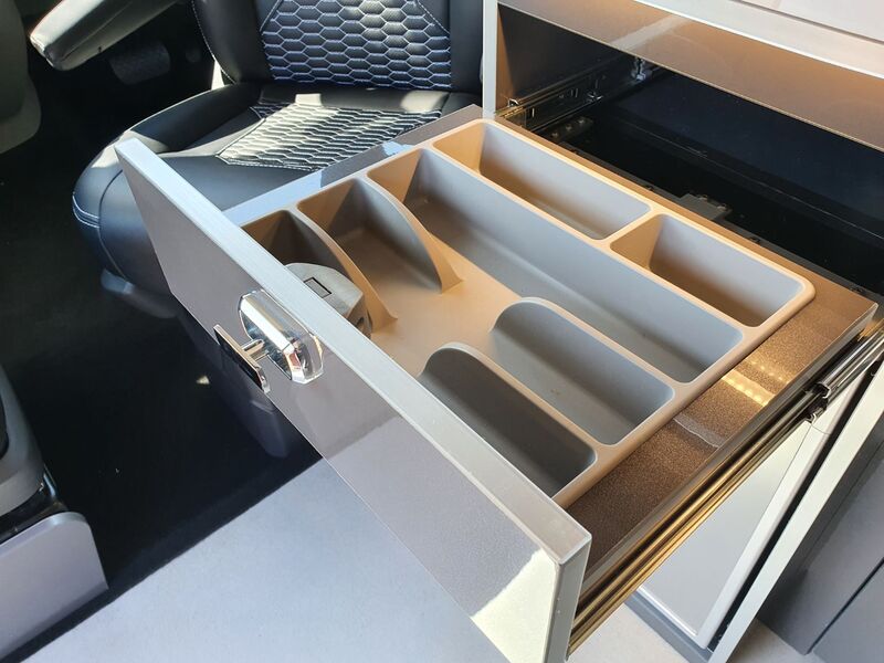 VOLKSWAGEN CAMPERVAN