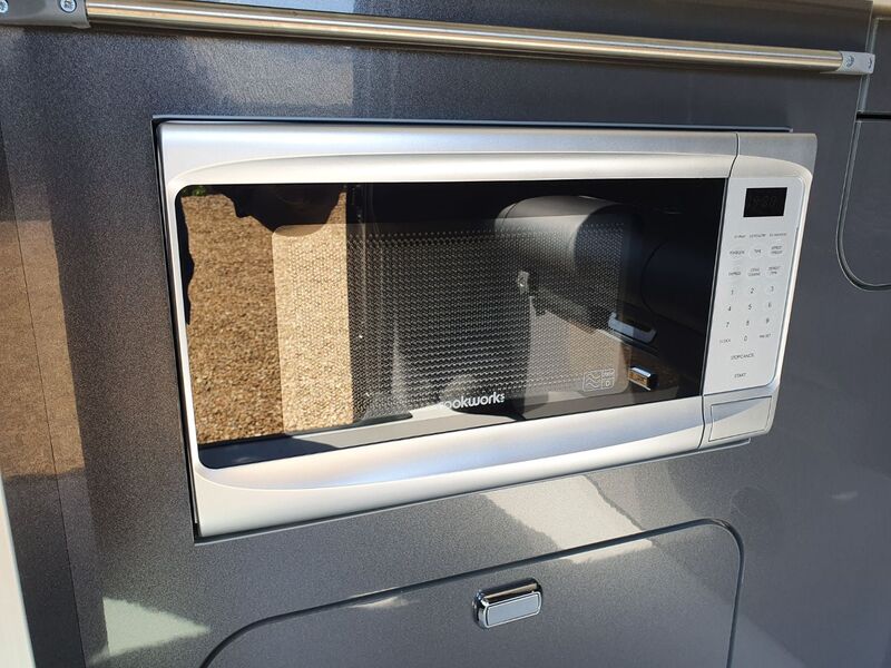 VOLKSWAGEN CAMPERVAN