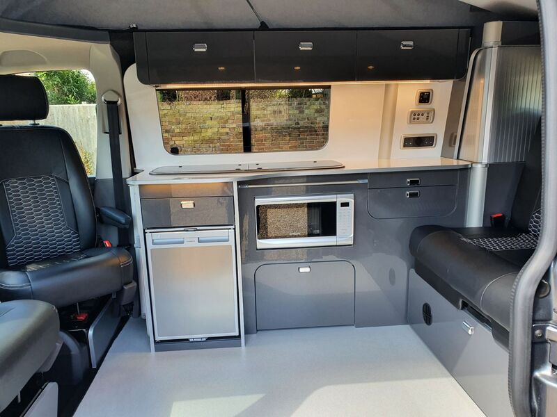 VOLKSWAGEN CAMPERVAN