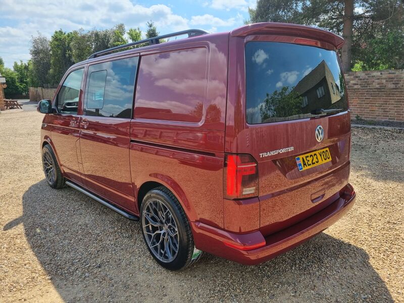 VOLKSWAGEN TRANSPORTER KOMBI