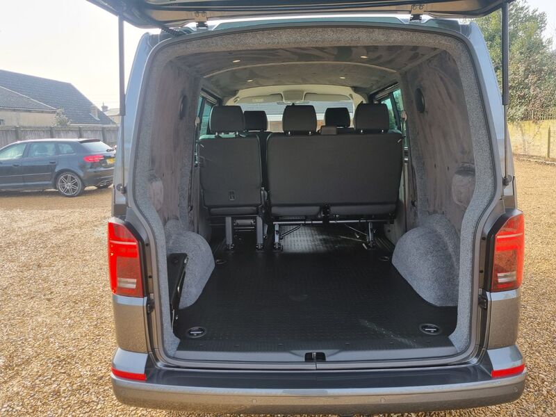 VOLKSWAGEN TRANSPORTER KOMBI