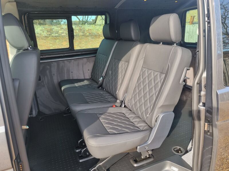 VOLKSWAGEN TRANSPORTER KOMBI