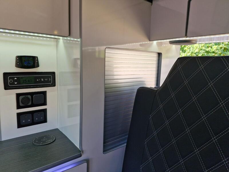 VOLKSWAGEN CAMPERVAN