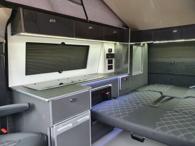 VOLKSWAGEN CAMPERVAN
