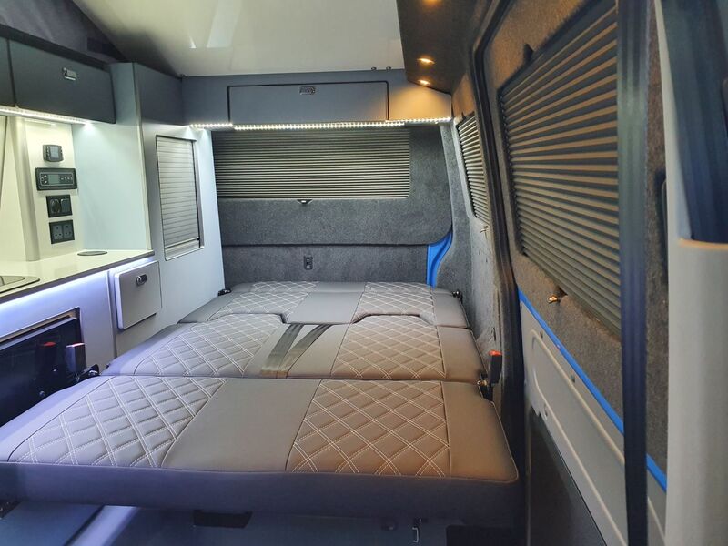 VOLKSWAGEN CAMPERVAN