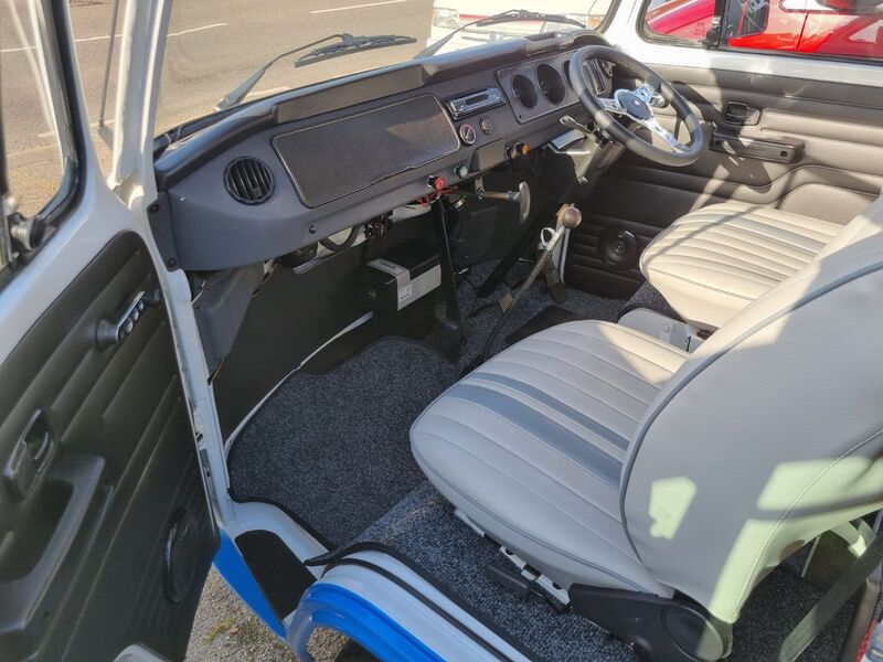 VOLKSWAGEN CAMPERVAN
