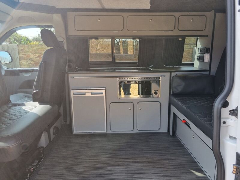 VOLKSWAGEN CAMPERVAN