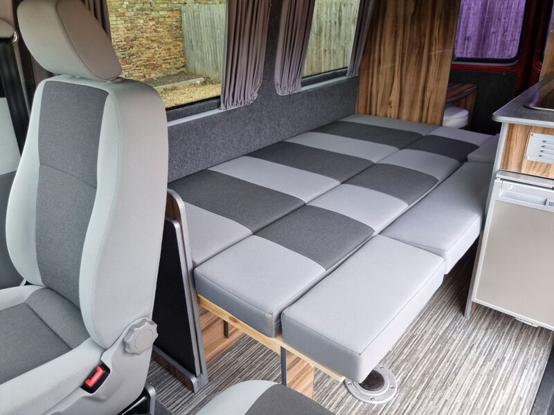 VOLKSWAGEN CAMPERVAN