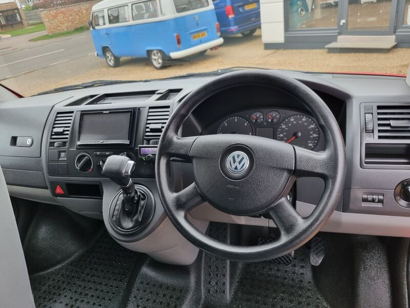 VOLKSWAGEN CAMPERVAN