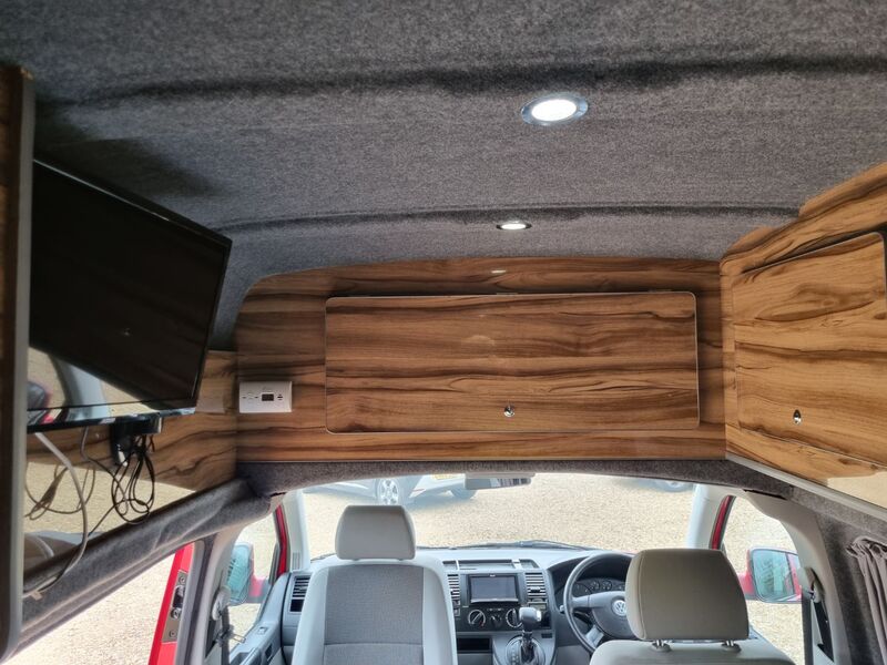 VOLKSWAGEN CAMPERVAN
