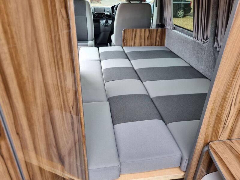 VOLKSWAGEN CAMPERVAN