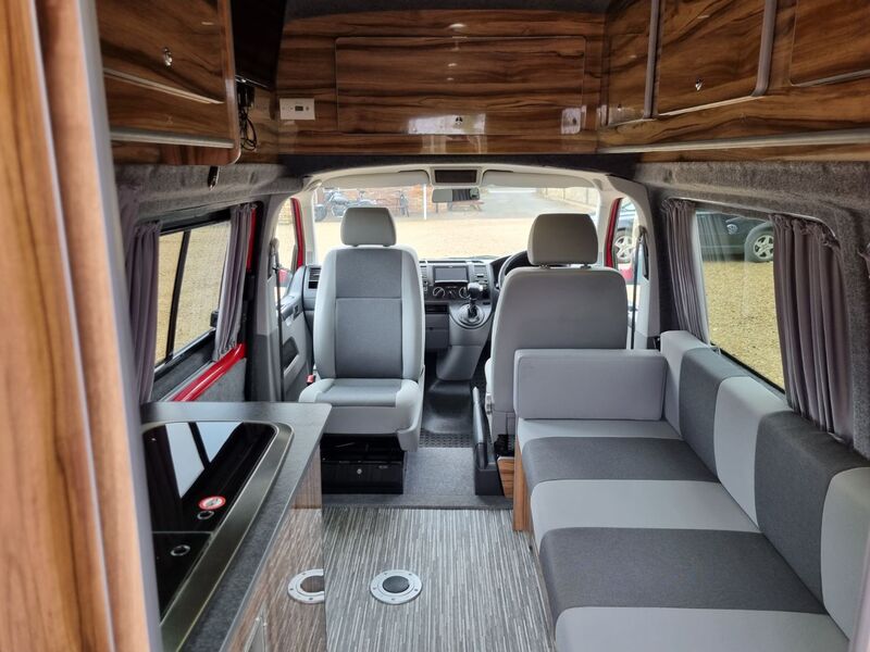 VOLKSWAGEN CAMPERVAN