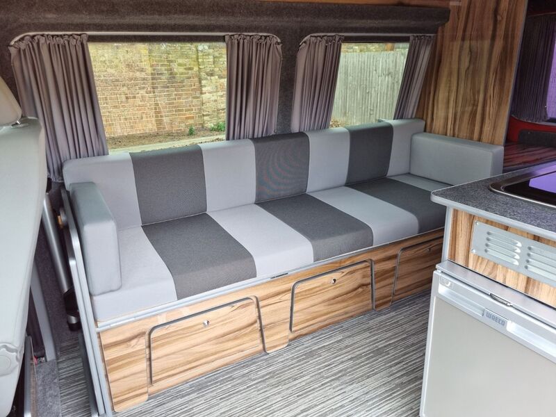 VOLKSWAGEN CAMPERVAN