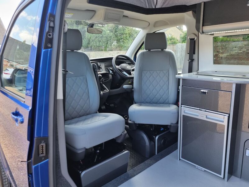 VOLKSWAGEN CAMPERVAN