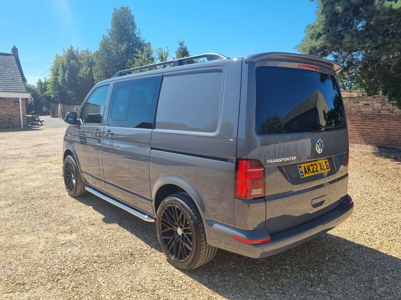 VOLKSWAGEN TRANSPORTER KOMBI