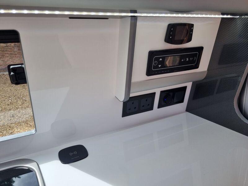 VOLKSWAGEN CAMPERVAN