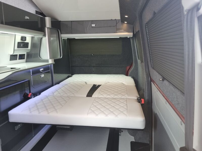 VOLKSWAGEN CAMPERVAN