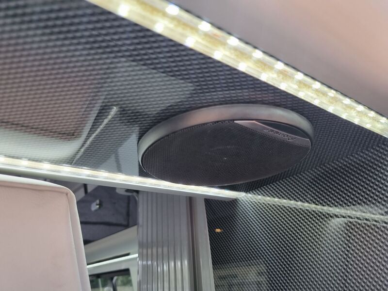 VOLKSWAGEN CAMPERVAN