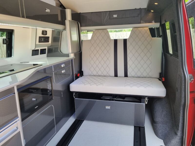 VOLKSWAGEN CAMPERVAN