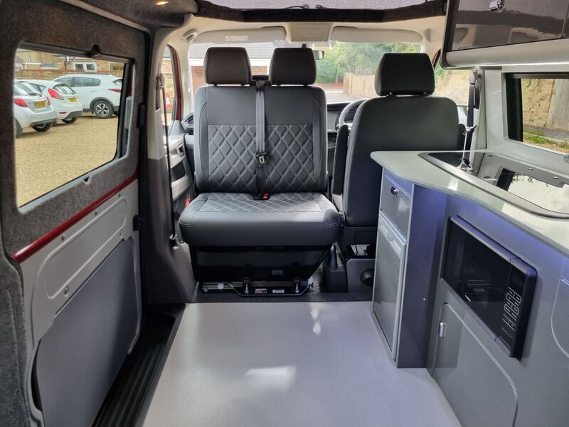 VOLKSWAGEN CAMPERVAN