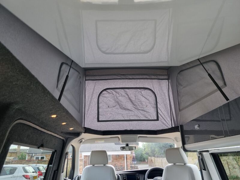 VOLKSWAGEN CAMPERVAN