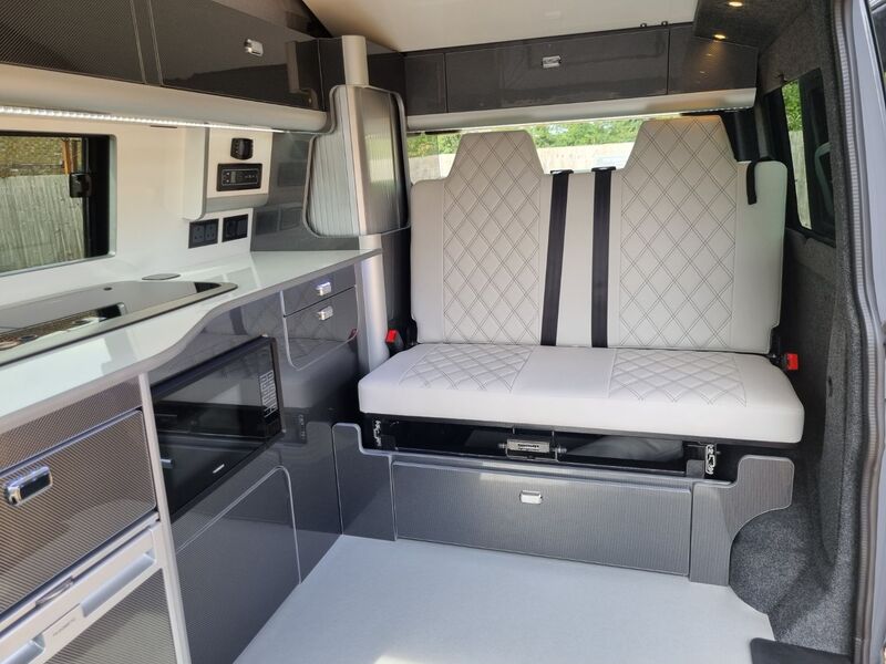 VOLKSWAGEN CAMPERVAN