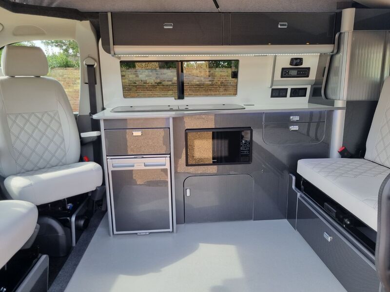 VOLKSWAGEN CAMPERVAN