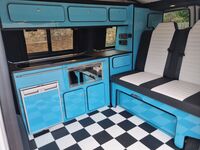 VOLKSWAGEN CAMPERVAN