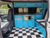 VOLKSWAGEN CAMPERVAN