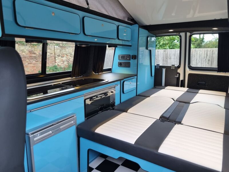 VOLKSWAGEN CAMPERVAN