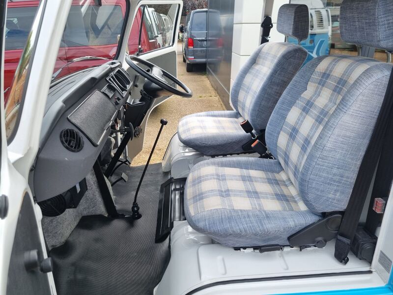 VOLKSWAGEN CAMPERVAN