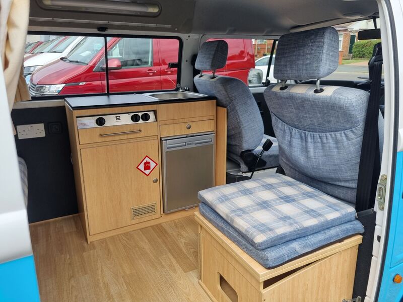 VOLKSWAGEN CAMPERVAN