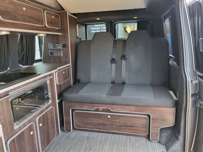 VOLKSWAGEN CAMPERVAN