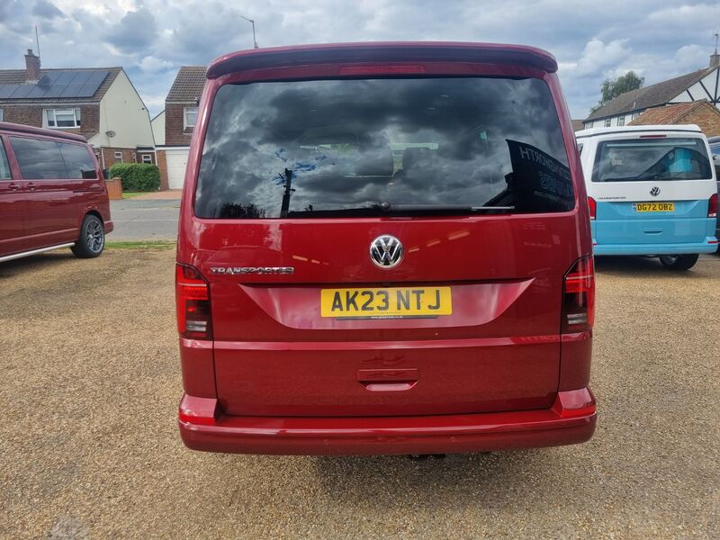 VOLKSWAGEN TRANSPORTER KOMBI