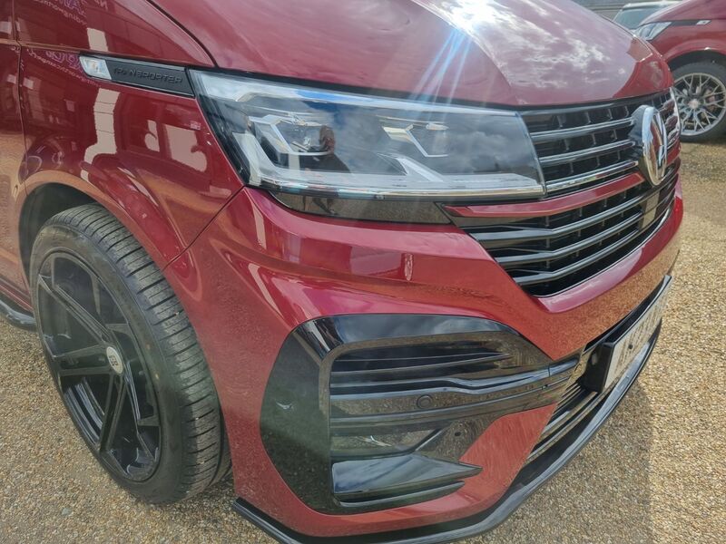 VOLKSWAGEN TRANSPORTER KOMBI