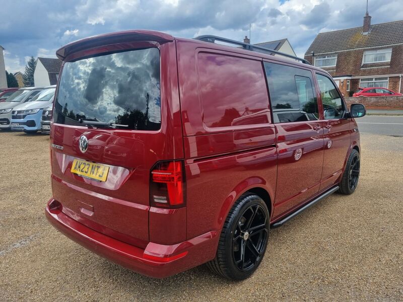 VOLKSWAGEN TRANSPORTER KOMBI