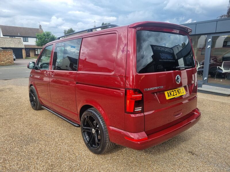 VOLKSWAGEN TRANSPORTER KOMBI