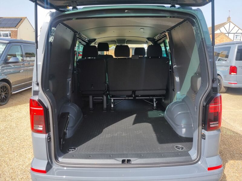VOLKSWAGEN TRANSPORTER KOMBI