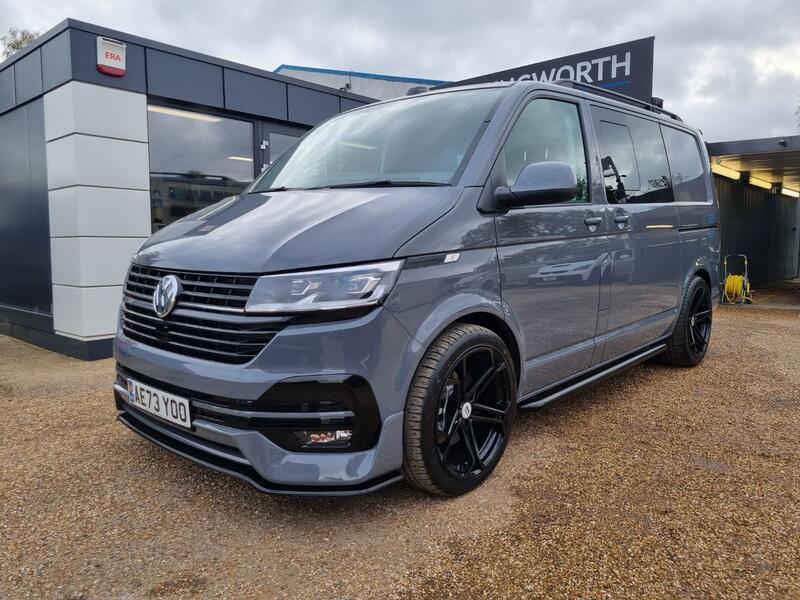 VOLKSWAGEN TRANSPORTER KOMBI