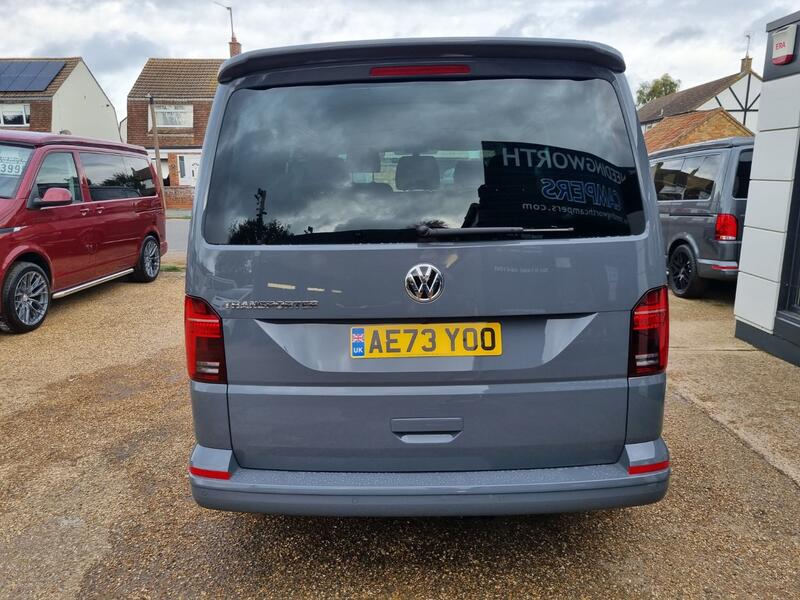 VOLKSWAGEN TRANSPORTER KOMBI