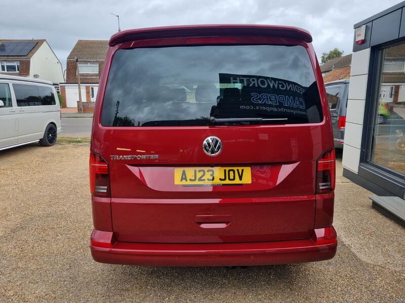 VOLKSWAGEN TRANSPORTER KOMBI